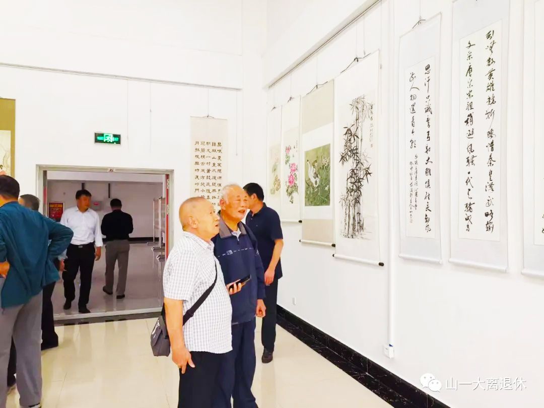 校（院）离退休教职工“庆国庆，迎中秋” 书法、绘画、摄影展开展